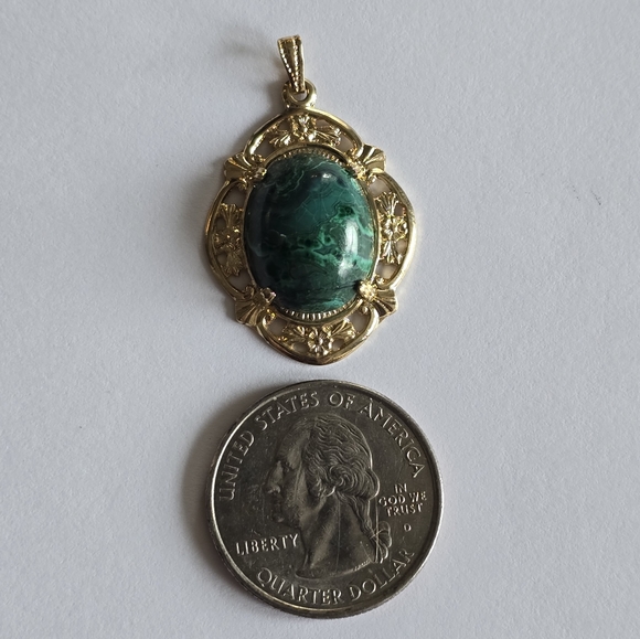 Relisted - Vintage Malachite pendant gold tone - Picture 5 of 10